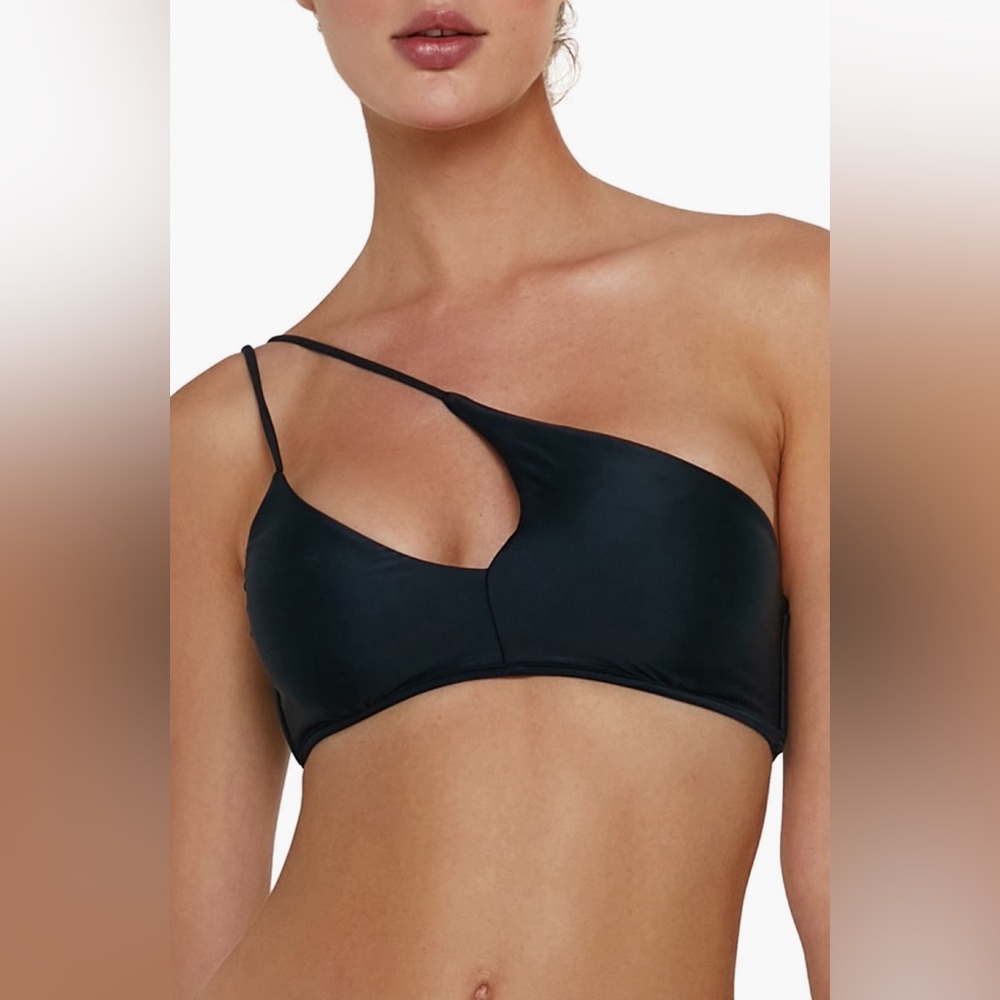 VIX Rai One Shoulder Bikini Top, size medium, Black, $112